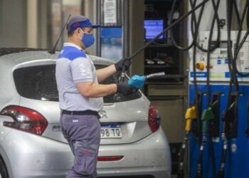 Las petroleras aumentan 12% el precio del gasoil