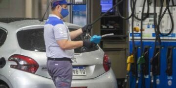 Las petroleras aumentan 12% el precio del gasoil