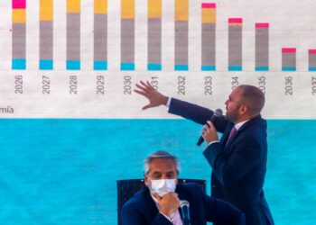 Mientras que la Nación cerró el 2021 con un déficit fiscal del 3% del PBI las provincias tuvieron superávit del 0,8%