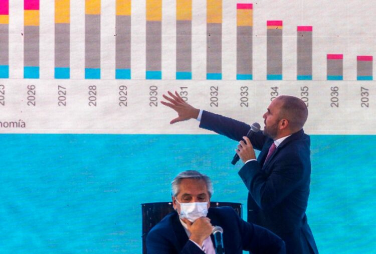 Mientras que la Nación cerró el 2021 con un déficit fiscal del 3% del PBI las provincias tuvieron superávit del 0,8%