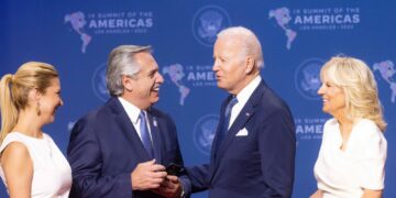 Biden intenta relanzar los vínculos con la región pese a la ausencia de países claves