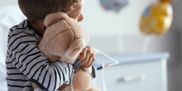 Disponen que una obra social brinde cobertura de salud inmediata a un niño que tiene cáncer