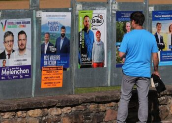 Se realiza la primera vuelta de las legislativas que amenazan la mayoría de Macron en la Asamblea Nacional