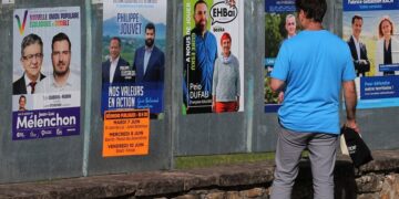 Se realiza la primera vuelta de las legislativas que amenazan la mayoría de Macron en la Asamblea Nacional