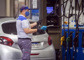 Anuncian un incremento de hasta 50% en las importaciones de gasoil para garantizar su suministro