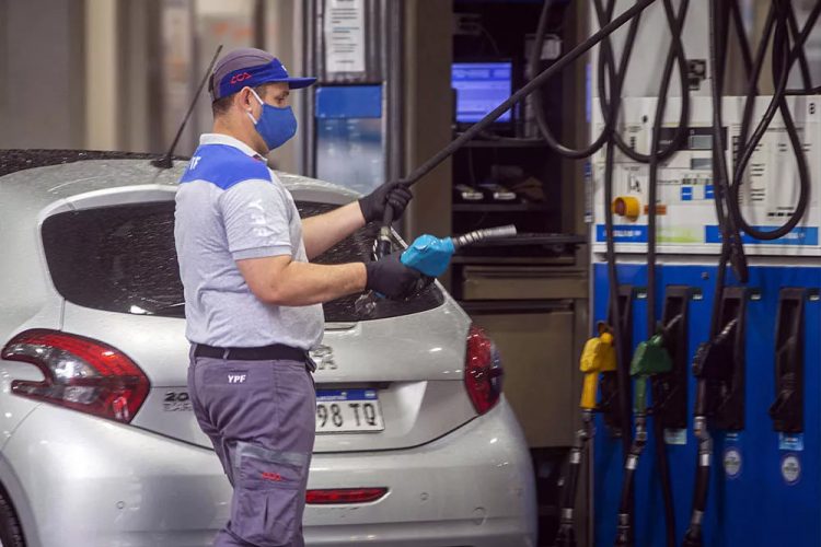 Anuncian un incremento de hasta 50% en las importaciones de gasoil para garantizar su suministro