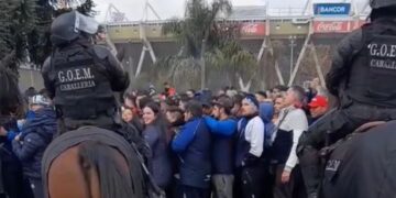 Denunciaron maltrato de la Policía en el ingreso al Kempes