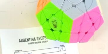 Armó un cubo de 12 caras en menos de 30 segundos Y rompió el récord mundial