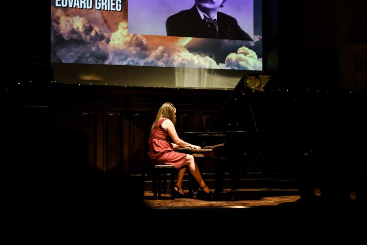 Hoy se presenta "De guerra y amor", concierto de piano y gala lírica
