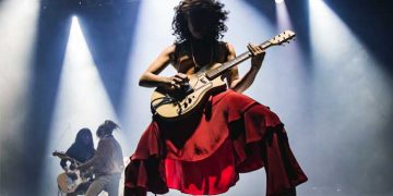 Marilina, afilando cuchillos