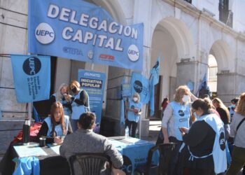 Jubilaciones: la Uepc junta firmas