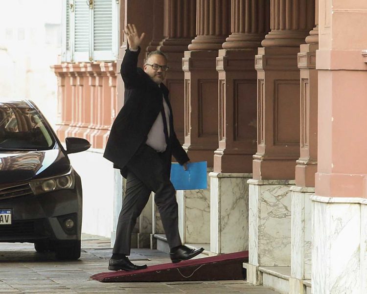 En su renuncia y desde Casa de Gobierno, Kulfas ratificó su embestida contra Kirchner