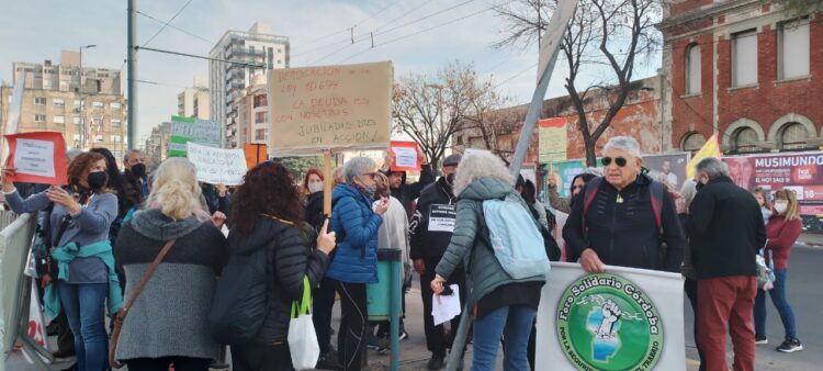 Contra la ley 10.694
