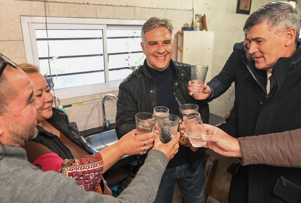 Llaryora inauguró una nueva obra de agua potable