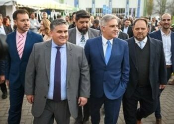 Llaryora inicia una gira por las principales ciudades de EE.UU.