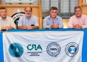 El campo convocó a un cese de comercialización de granos