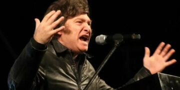 Milei se comprometió a terminar con las empresas públicas del país