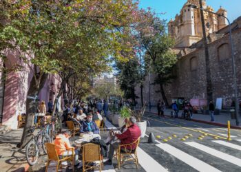 Ensancharán las veredas y crearán un polo gastronómico en la supermanzana del casco histórico