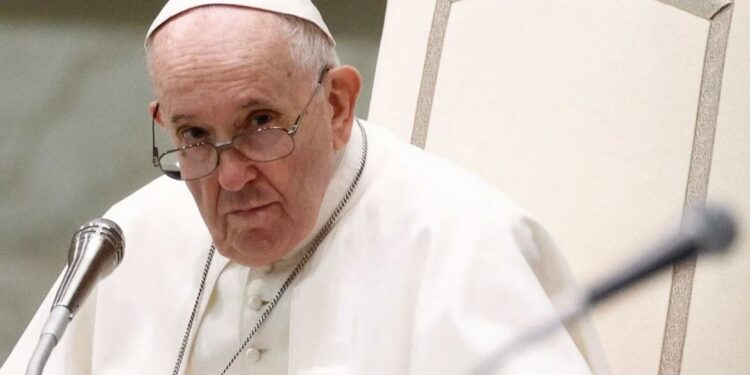 Para el papa Francisco "se ha declarado la Tercera Guerra Mundial"