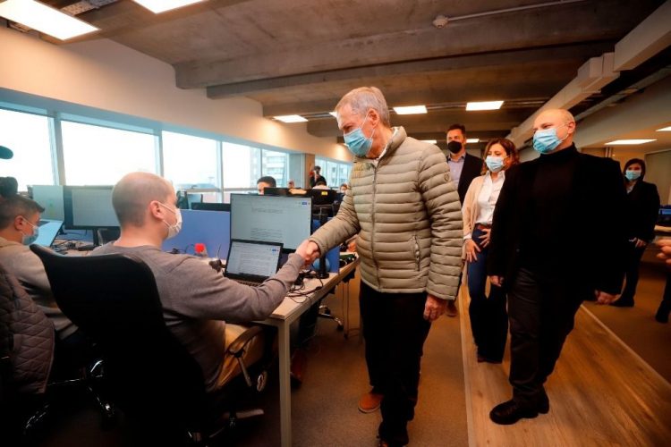 Ofrecen 300 nuevas vacantes de empleo tecnológico