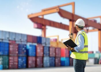 Importaciones: más controles para frenar la salida de dólares