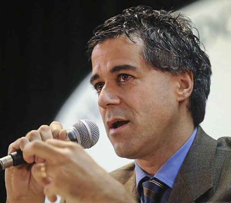 Rafecas ordenó un operativo para hacerse con el pliego del gasoducto Néstor Kirchner