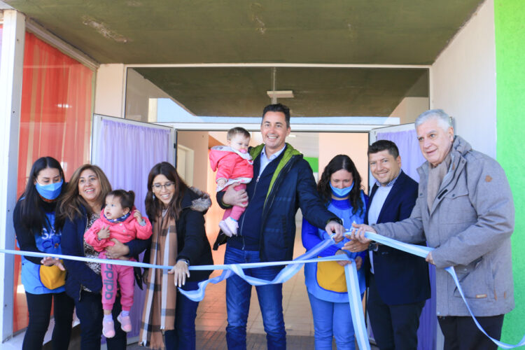 Manuel Calvo inauguró Salas Cunas en Las Acequias y Las Peñas Sud
