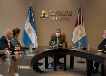 Schiaretti habló con empresarios sobre la institucionalidad del país