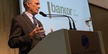 Tagle calificó de «patéticos» los festejos por los 100 años de YPF