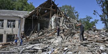 Ucrania admite la destrucción de su país