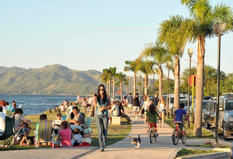 Carlos Paz ya consignó el 70% de reservas para el fin de semana largo