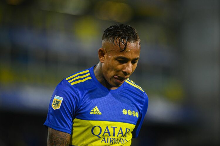 BUENOS AIRES, ARGENTINA - 2022/04/20: Sebastian Villa of Boca Juniors seen during the game between Boca Juniors and Godoy Cruz as part of Copa de la Liga 2022 at Estadio Alberto J. Armando.
(Final score; Boca Juniors 1:1 Godoy Cruz). (Photo by Manuel Cortina/SOPA Images/LightRocket via Getty Images)