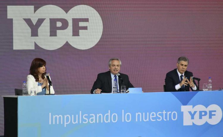 Alberto Fernández y CFK juntos en los 100 años de YPF