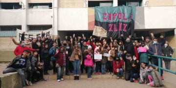 Continúa la toma del instituto Domingo Zipoli
