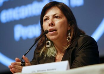 Batakis descartó una devaluación y anticipó que hoy hablará con el FMI