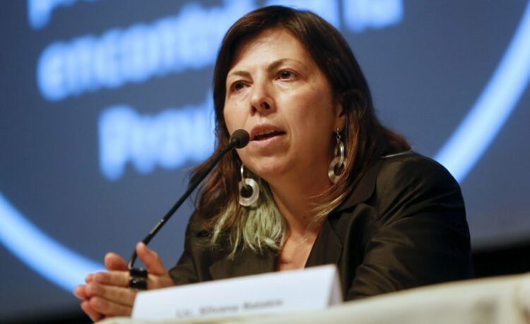 Batakis descartó una devaluación y anticipó que hoy hablará con el FMI