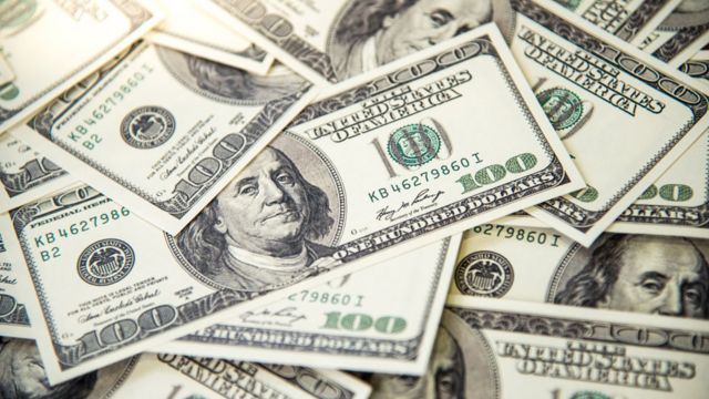 El dólar blue cierra en $337 y marca otra jornada sin encontrar techo