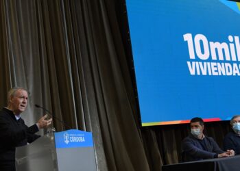 Se firmó el convenio para concretar 1.600 “Viviendas Semilla” en la provincia