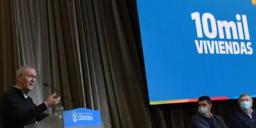 Se firmó el convenio para concretar 1.600 “Viviendas Semilla” en la provincia