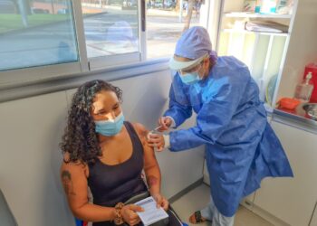 Habrá indemnizaciones para quienes sufrieron efectos adversos por la vacunación del covid