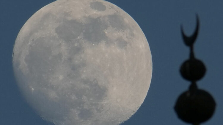 Todo lo que hay que saber para apreciar la luna llena de hoy, considerada como la “más grande del año”