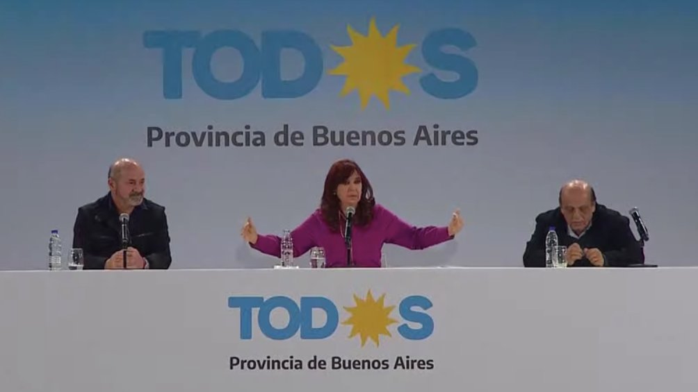 CFK le respondió a Fernández: "En la Secretaría de Trabajo Perón cazó la lapicera y no la largó más"