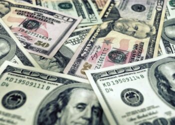 El Gobierno aumentó el recargo al dólar tarjeta y turista