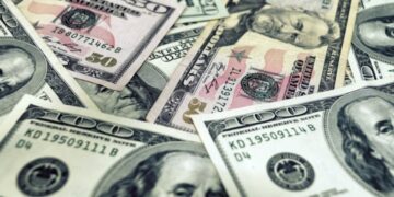 El Gobierno aumentó el recargo al dólar tarjeta y turista