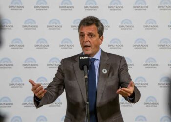 El massismo insistirá con un replanteo total del Gabinete