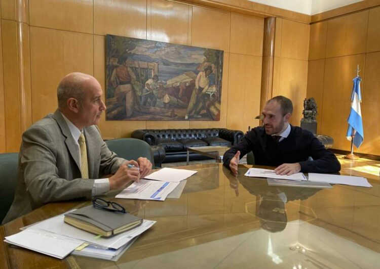 Tras alejamiento de Guzmán, también renunciaron los secretarios más próximos al ex ministro