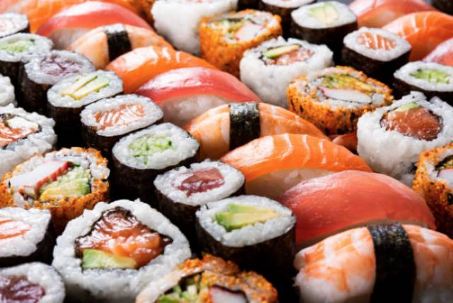 Por la suba de precios, los comercios de comida japonesa reemplazan un ingrediente fundamental