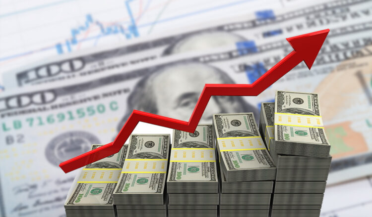 El dólar sigue subiendo y el blue cierra la jornada a $317