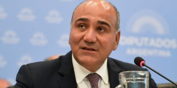 Para Manzur, el objetivo del Gobierno es generar «confianza» en un contexto internacional «difícil»