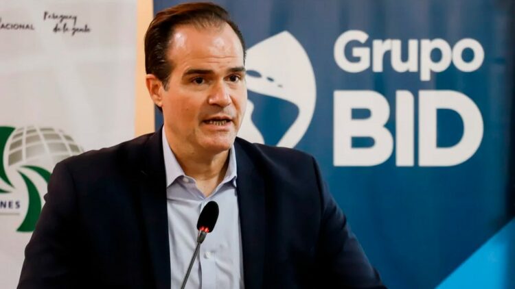 Tras las criticas de su presidente, el BID aprobó un crédito para la Argentina